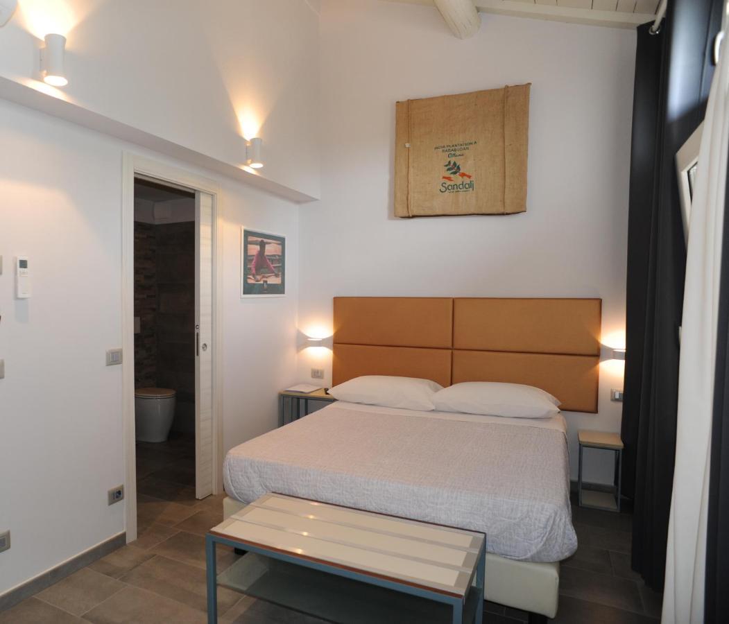 Готель Tlcafe Hospitality San Secondo Parmense Екстер'єр фото